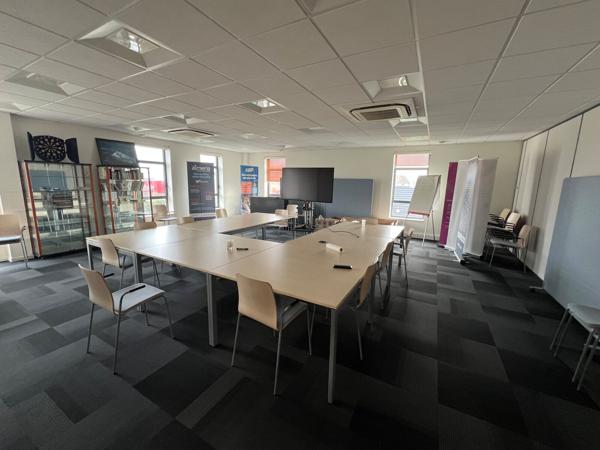 Bureaux indépendants à vendre ou louer Les Sorinières stationnements extérieurs