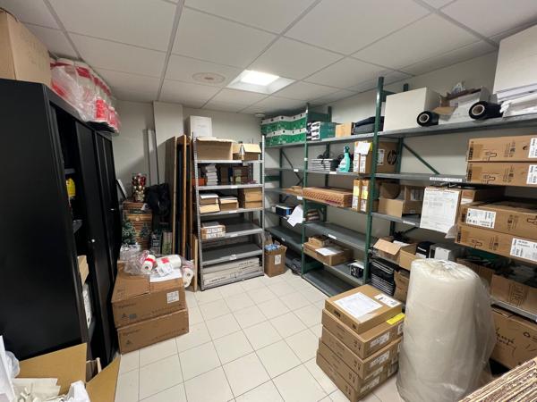 Bureaux indépendants à vendre ou louer Les Sorinières stationnements extérieurs