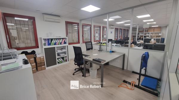 Bureaux à louer ou à vendre à Dardilly avec stockage - rénovés en 2020