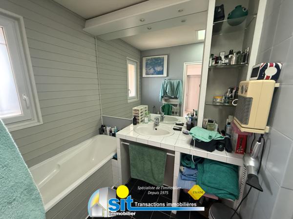Maison contemporaine 209 m² avec piscine – Vue panoramique sur les Alpes