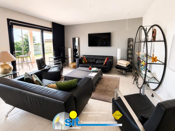 Maison contemporaine 209 m² avec piscine – Vue panoramique sur les Alpes