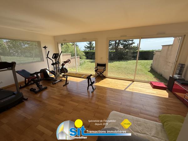 Maison contemporaine 209 m² avec piscine – Vue panoramique sur les Alpes