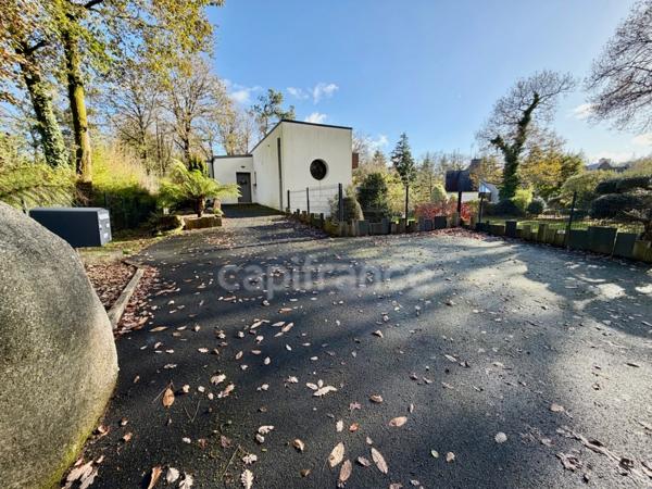 EXCLUSIVITÉ - A 5 minutes de Carhaix-Plouguer - PRESTATIONS HAUT DE GAMME - Magnifique Maison à vendre 7 pièces (22) DPE C