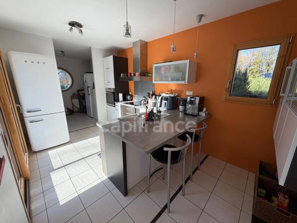 EXCLUSIVITÉ - A 5 minutes de Carhaix-Plouguer - PRESTATIONS HAUT DE GAMME - Magnifique Maison à vendre 7 pièces (22) DPE C