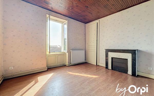 Immeuble à vendre    18 pièces • 446,45 m2 Saint-Éloy-les-Mines