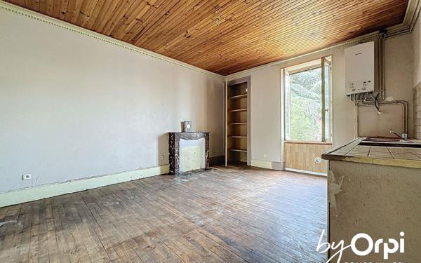 Immeuble à vendre    18 pièces • 446,45 m2 Saint-Éloy-les-Mines