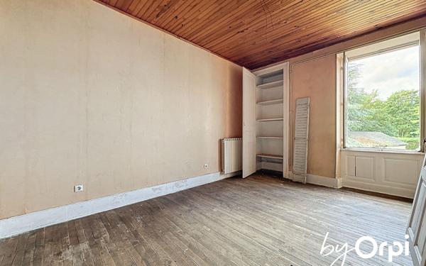 Immeuble à vendre    18 pièces • 446,45 m2 Saint-Éloy-les-Mines