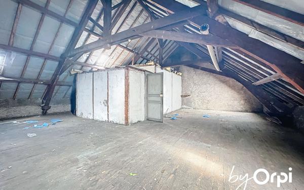 Immeuble à vendre    18 pièces • 446,45 m2 Saint-Éloy-les-Mines