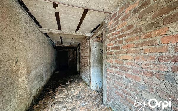 Immeuble à vendre    18 pièces • 446,45 m2 Saint-Éloy-les-Mines