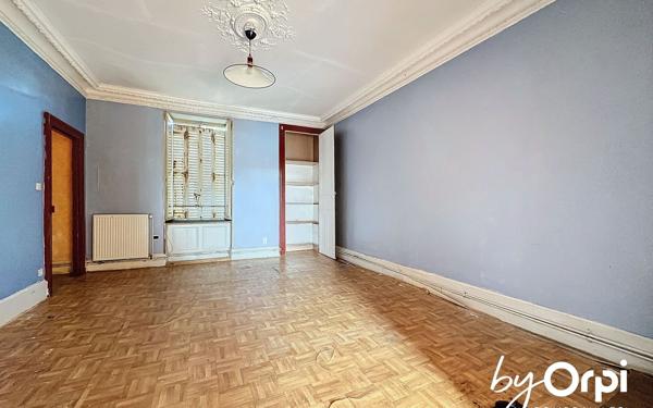 Immeuble à vendre    18 pièces • 446,45 m2 Saint-Éloy-les-Mines