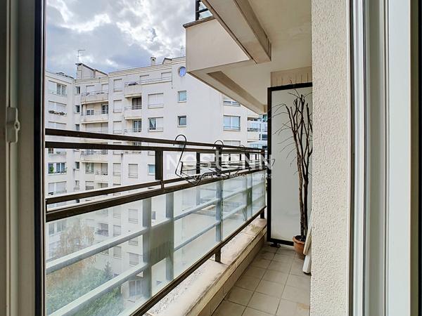 ISSY LES MOULINEAUX - QUARTIER VAL DE SEINE - Studio avec balcon