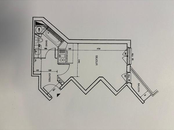 ISSY LES MOULINEAUX - QUARTIER VAL DE SEINE - Studio avec balcon