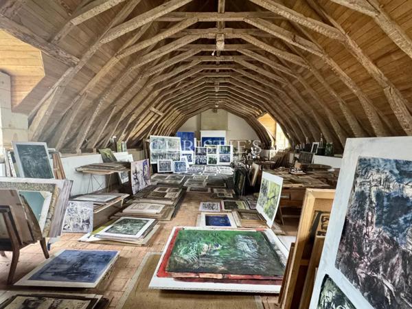 Hotel particulier au cœur de la vallée de la Loire avec grand jardin clos de murs