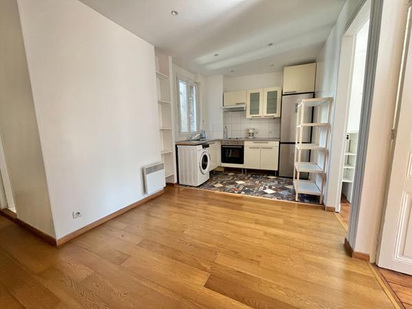 F3 de 44 m² place du 8 mai 45 à 8 mn du M° Basilique