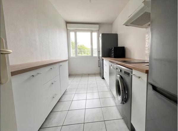 Appartement à louer 685 € CC BRUGES 2 p 58 m² DPE C