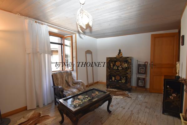 Besse-et-Saint-Anastaise (63610) Dépt.63, BESSE-ET-SAINT-ANASTAISE, MAISON centre ville, 167 m2 et terrain non attenant