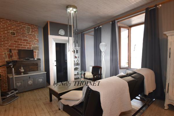 Besse-et-Saint-Anastaise (63610) Dépt.63, BESSE-ET-SAINT-ANASTAISE, MAISON centre ville, 167 m2 et terrain non attenant