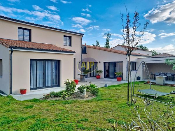 Biens de prestige à vendre Basse Goulaine : maison 955 000€ - AJP Immobilier Saint-Sébastien-sur-Loire