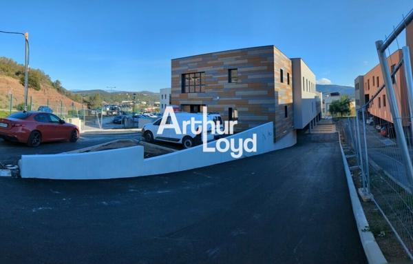 Bureaux bruts à aménager 275 m² dans la zone du Capitou à Fréjus