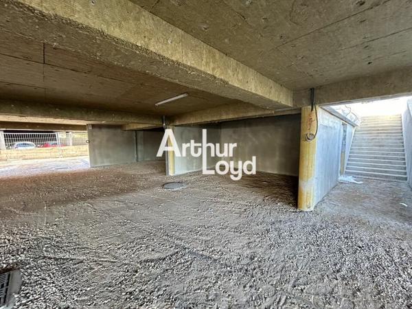Bureaux bruts à aménager 275 m² dans la zone du Capitou à Fréjus