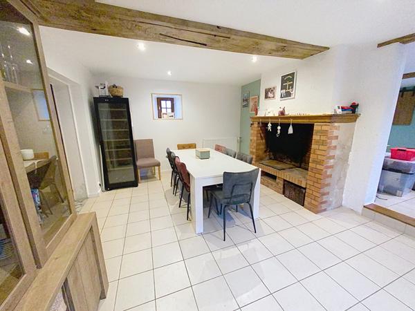 Longère de 4 chambres entièrement rénovée sur un terrain de 17000 m²