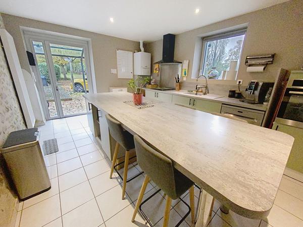 Longère de 4 chambres entièrement rénovée sur un terrain de 17000 m²