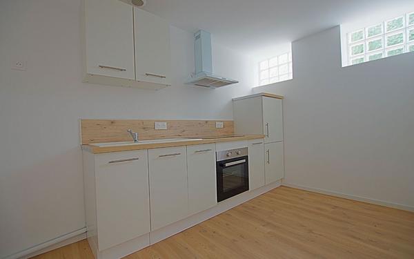 Appartement à louer    1 pièce •  Roye