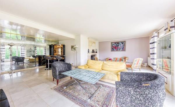 Maison 9 pièce(s) 226.2 m2