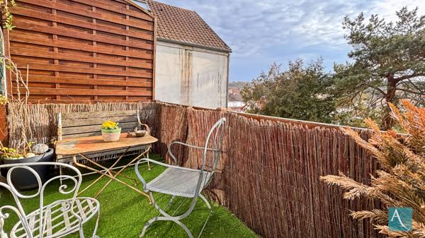 Grand appartement familial avec balcon et stationnements !