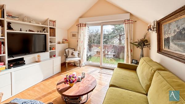 Grand appartement familial avec balcon et stationnements !