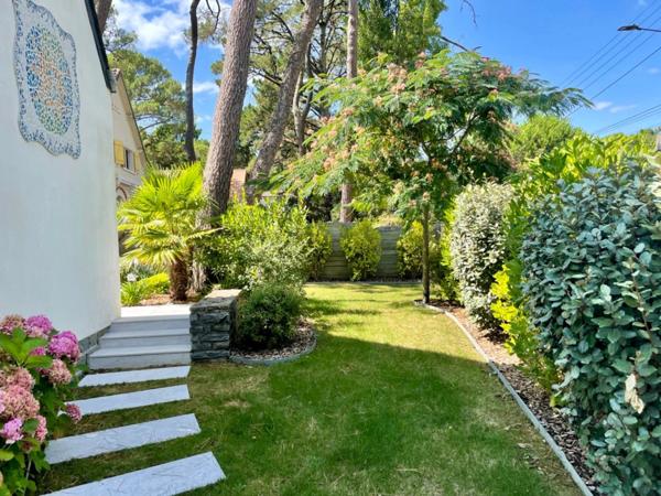 LA BAULE-PROPRIÉTÉ 8P ET 6 CHAMBRES DE 177M2-TERRAIN DE 411M2-PROCHE COMMERCES A PIEDS