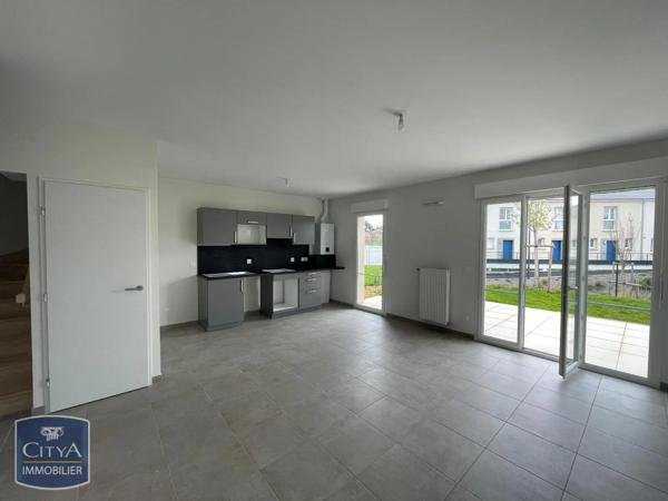 Maison à louer 4 pièces 80.57m² Bourg-en-Bresse (01000)