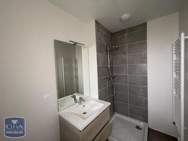 Maison à louer 4 pièces 80.57m² Bourg-en-Bresse (01000)