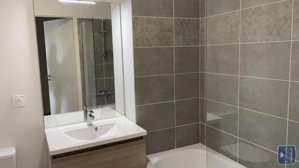 Maison à louer 4 pièces 80.57m² Bourg-en-Bresse (01000)