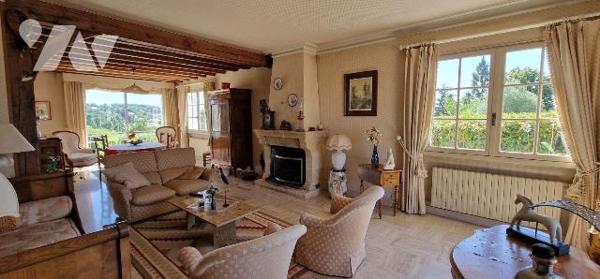 Pavillon d'une superficie de 152 m² composé 5 pièces principales, vue valorisante