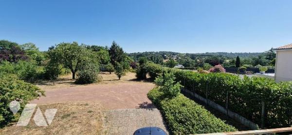 Pavillon d'une superficie de 152 m² composé 5 pièces principales, vue valorisante