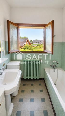 Maison cossue, vue dégagée, terrain constructible