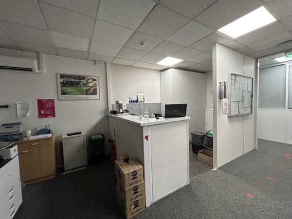 Bureaux à louer avec parkings dans un environnement calme à Pessac