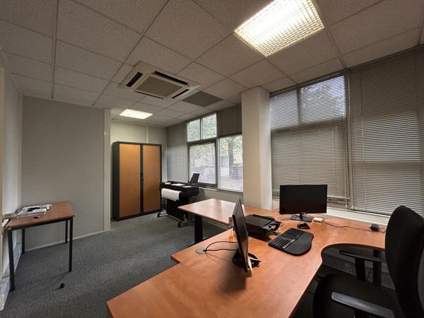 Bureaux à louer avec parkings dans un environnement calme à Pessac