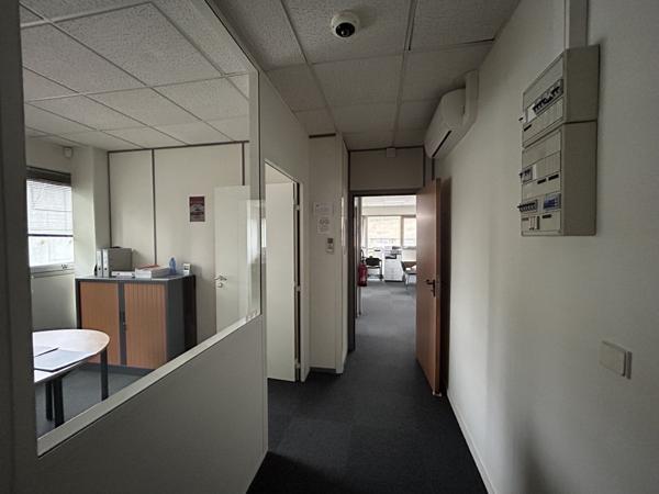 Bureaux à louer avec parkings dans un environnement calme à Pessac