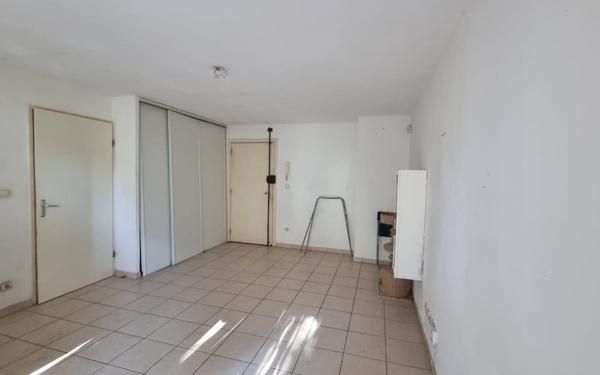 Appartement à vendre    2 pièces • 42,61 m2 Marseille 14