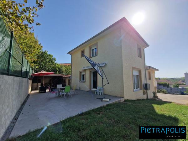 MIRIBEL, MAISON AVEC SUITE PARENTALE AU RDC