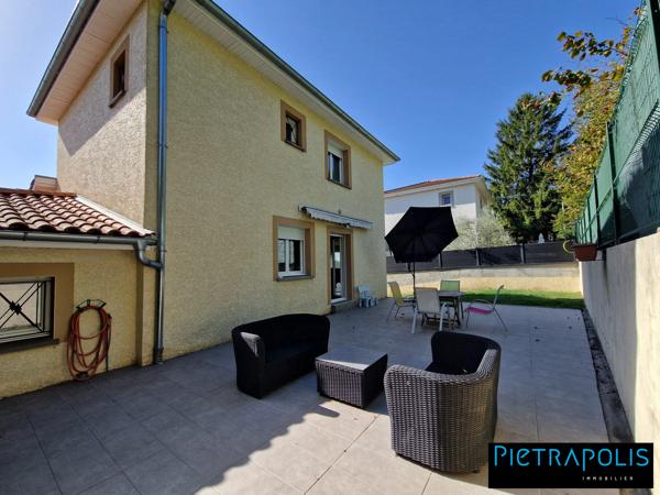 MIRIBEL, MAISON AVEC SUITE PARENTALE AU RDC