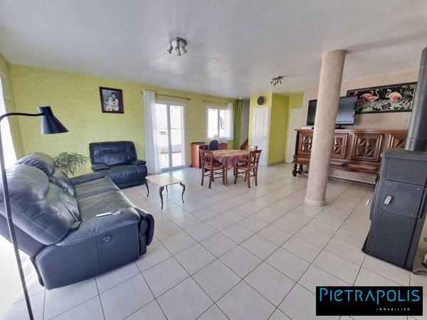 MIRIBEL, MAISON AVEC SUITE PARENTALE AU RDC