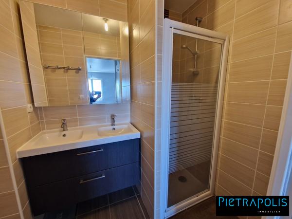 MIRIBEL, MAISON AVEC SUITE PARENTALE AU RDC
