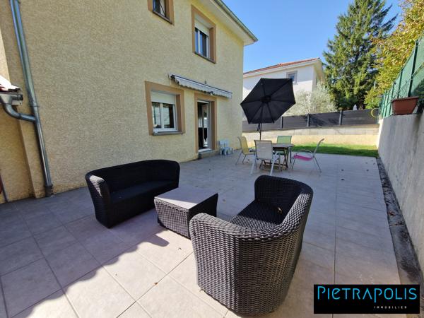 MIRIBEL, MAISON AVEC SUITE PARENTALE AU RDC