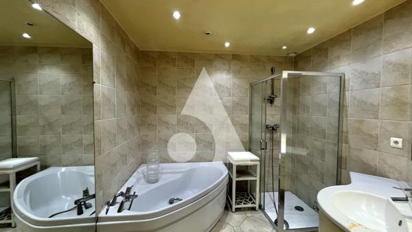 Appartement 4 pièces 127.08 m2