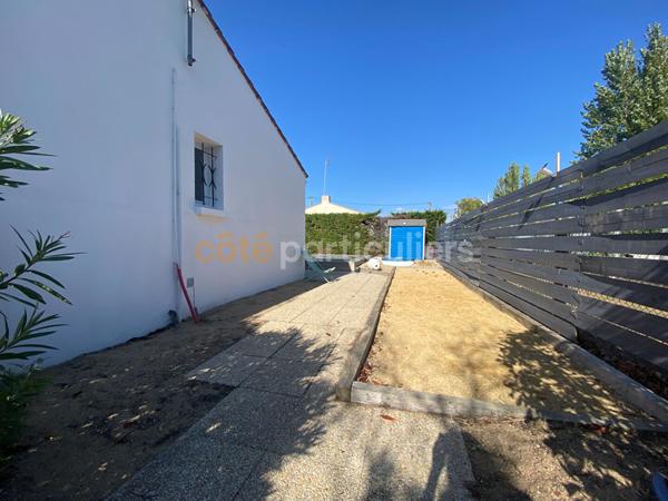 Vente
                Maison109,4 m² - 5 Pièces -
                    L AIGUILLON LA PRESQU ILE (85460)