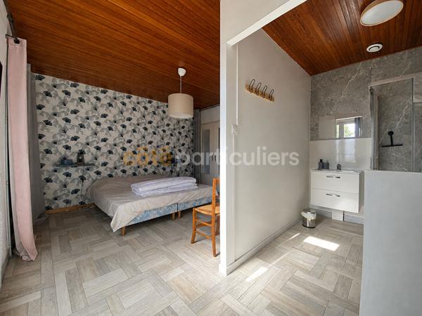 Vente
                Maison109,4 m² - 5 Pièces -
                    L AIGUILLON LA PRESQU ILE (85460)