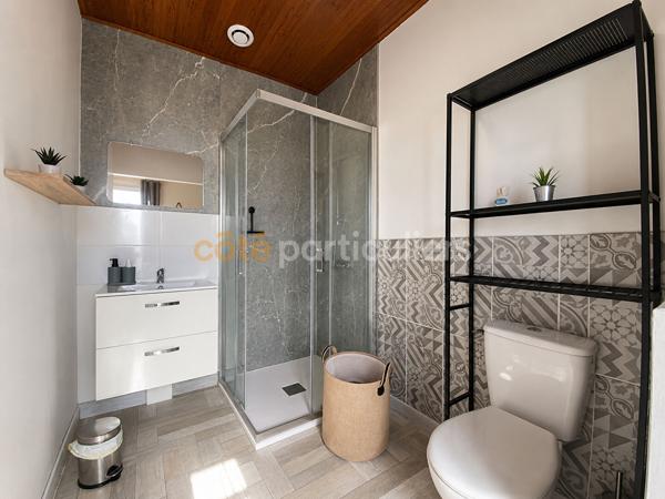 Vente
                Maison109,4 m² - 5 Pièces -
                    L AIGUILLON LA PRESQU ILE (85460)